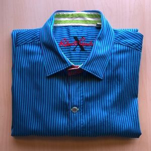 Men’s Casual button down shirt.